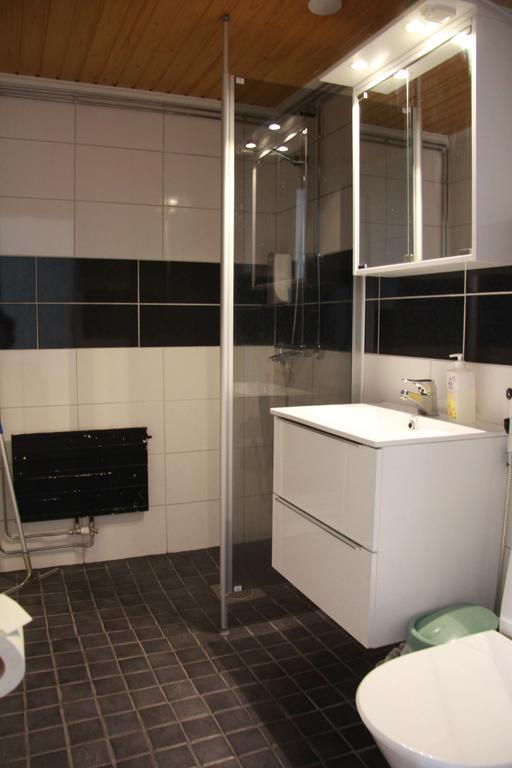 Lentaevae Kalakukko -Veturi B&B Kuopio Esterno foto