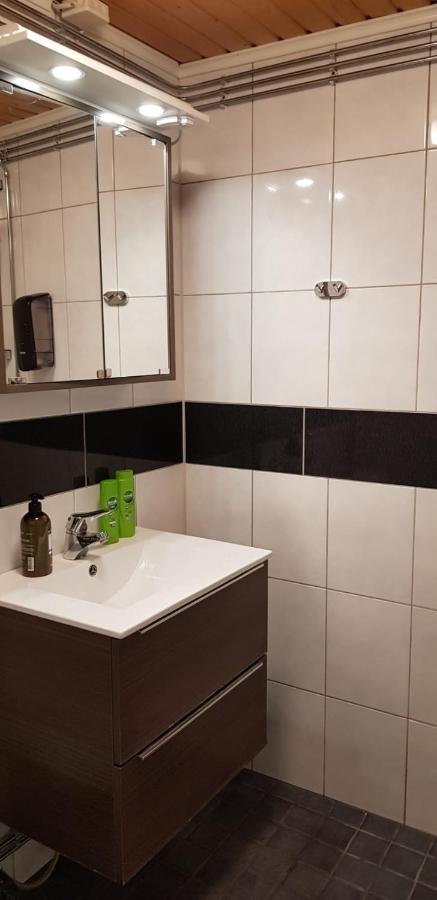 Lentaevae Kalakukko -Veturi B&B Kuopio Esterno foto